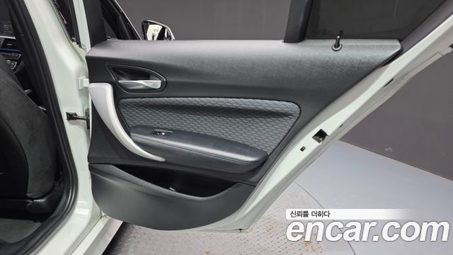 BMW 1 Series (F20) 118d M Sport Shadow 5 Door 2018 — фото 31
