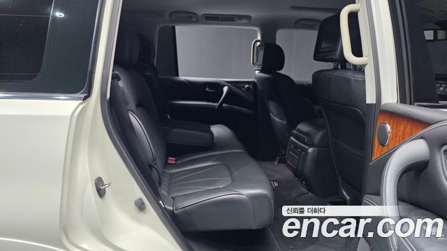 Infiniti QX80 5.6 AWD 2015 — фото 12