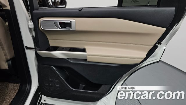 Ford Explorer (VI) 2.3 LimIted 4WD 2021 — фото 25