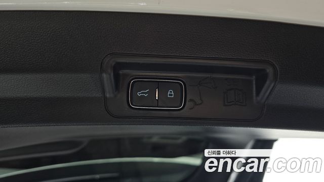 Ford Explorer (VI) 2.3 LimIted 4WD 2021 — фото 29