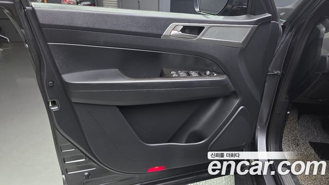 KG Mobility (SsangYong) Rexton Sports Khan Diesel 2.2 4WD Professional X (5-Link) 2019 — фото 24