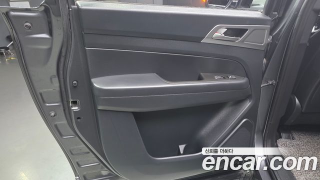 KG Mobility (SsangYong) Rexton Sports Khan Diesel 2.2 4WD Professional X (5-Link) 2019 — фото 25
