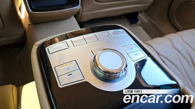 Genesis G80 (RG3) Gasoline 2.5 Turbo AWD 2025 — фото 17