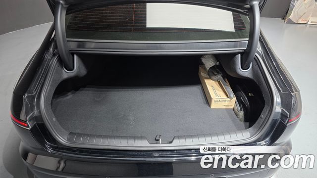 Hyundai Grandeur (GN7) 3.5 LPG 2WD Exclusive 2024 — фото 28