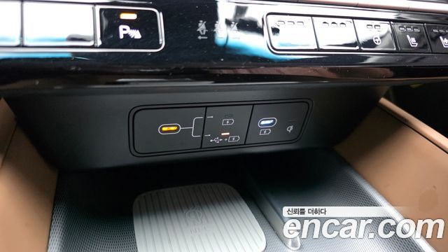 Hyundai Grandeur (GN7) 3.5 LPG 2WD Exclusive 2024 — фото 29