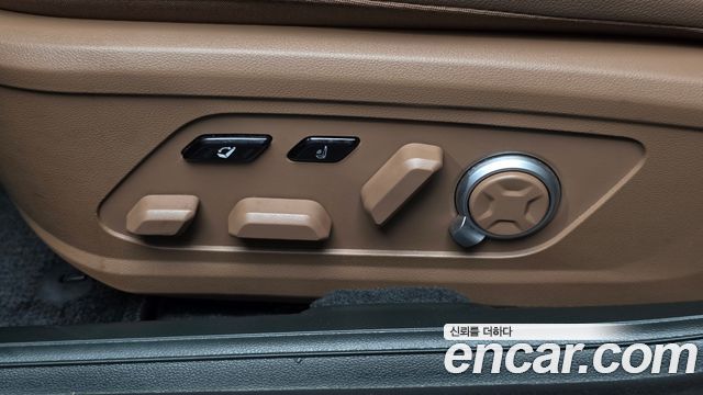 Hyundai Grandeur (GN7) 3.5 LPG 2WD Exclusive 2024 — фото 32