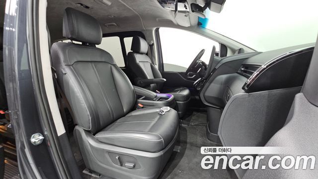 Hyundai Staria Lounge 9-Seater Inspiration 2022 — фото 26