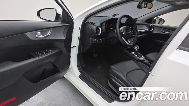 Kia K3 (II) 1.6 Trendy 2023 — фото 10