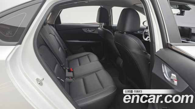 Kia K3 (II) 1.6 Trendy 2023 — фото 12