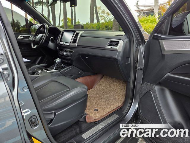 KG Mobility (SsangYong) Rexton Sports Khan Diesel 2.2 4WD Professional S (5-Link) 2019 — фото 6