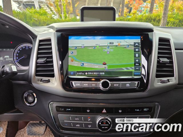 KG Mobility (SsangYong) Rexton Sports Khan Diesel 2.2 4WD Professional S (5-Link) 2019 — фото 8