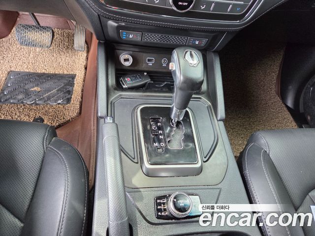 KG Mobility (SsangYong) Rexton Sports Khan Diesel 2.2 4WD Professional S (5-Link) 2019 — фото 15