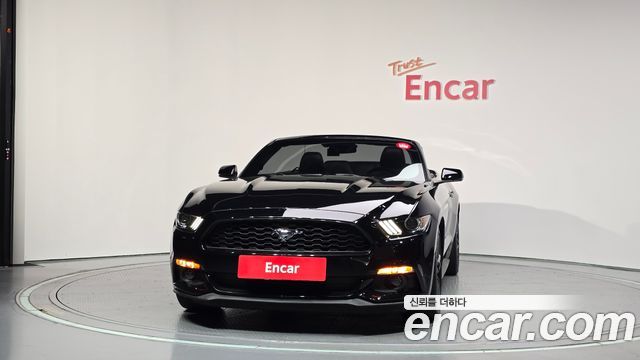 Ford Mustang Convertible 2017 — фото 3
