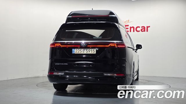 Kia Carnival (IV) Gasoline 9-seater Limousine(Special vehicle) 2021 — фото 4