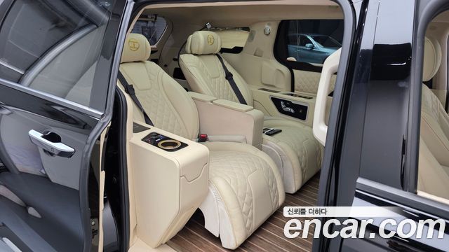 Kia Carnival (IV) Gasoline 9-seater Limousine(Special vehicle) 2021 — фото 11