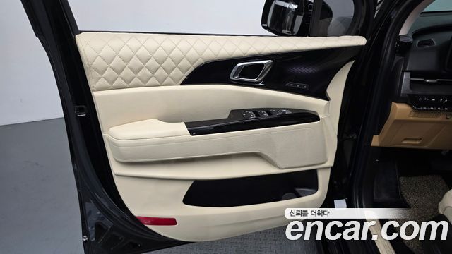 Kia Carnival (IV) Gasoline 9-seater Limousine(Special vehicle) 2021 — фото 24