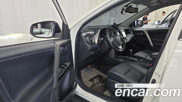 Toyota RAV4 2.5 2WD 4th 2018 — фото 10