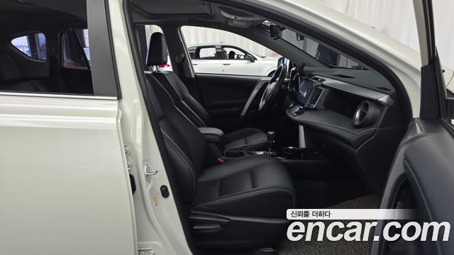 Toyota RAV4 2.5 2WD 4th 2018 — фото 11