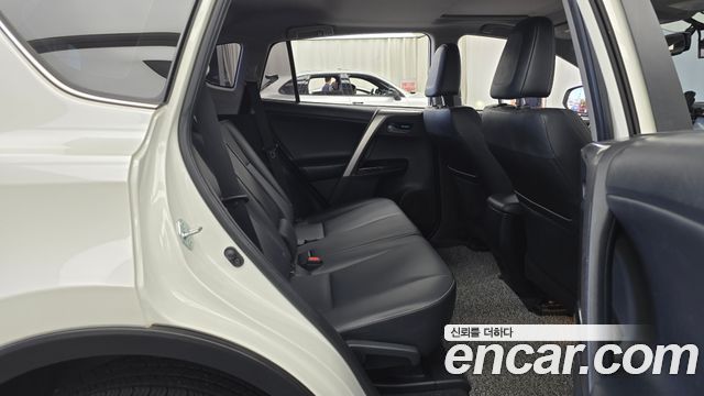 Toyota RAV4 2.5 2WD 4th 2018 — фото 12