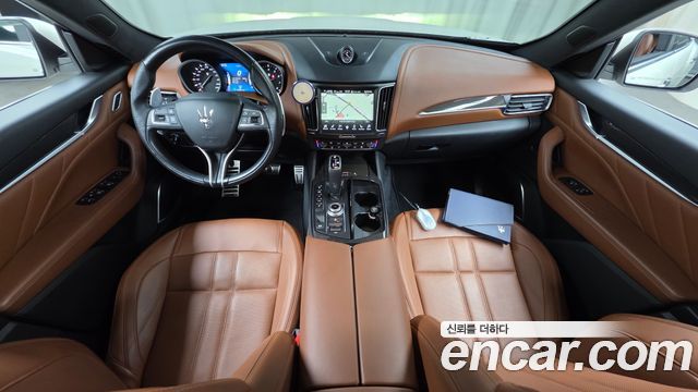 Maserati Levante 3.0 AWD GranSport 2020 — фото 7