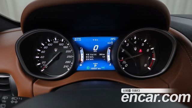 Maserati Levante 3.0 AWD GranSport 2020 — фото 8