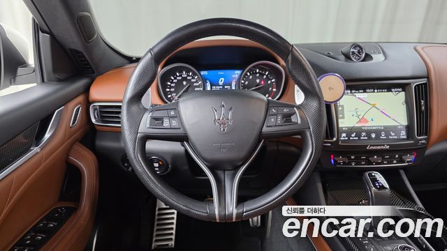 Maserati Levante 3.0 AWD GranSport 2020 — фото 14