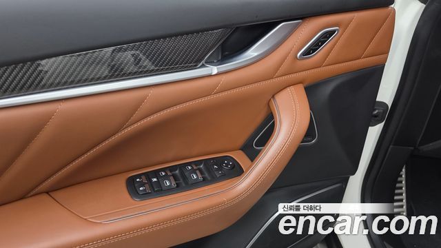 Maserati Levante 3.0 AWD GranSport 2020 — фото 19