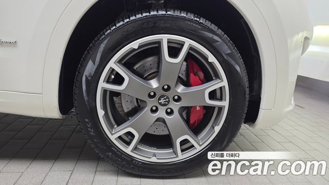 Maserati Levante 3.0 AWD GranSport 2020 — фото 21