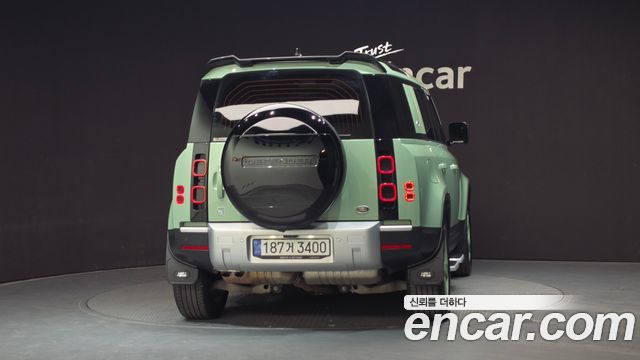 Land Rover Defender (L663) 110 D300 75th Edition 2023 — фото 4