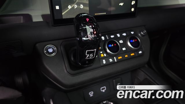 Land Rover Defender (L663) 110 D300 75th Edition 2023 — фото 9