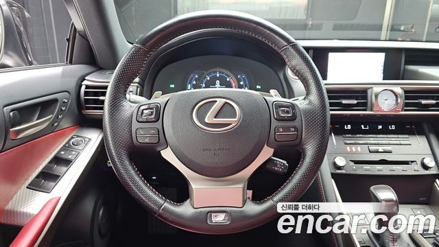 Lexus IS300 F-Sport 2018 — фото 13