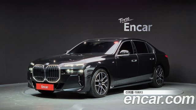 BMW 7 Series (G70) 740i sDrive M Sport