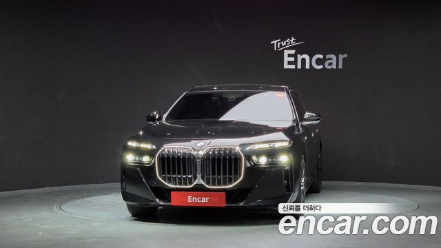 BMW 7 Series (G70) 740i sDrive M Sport 2023 — фото 3