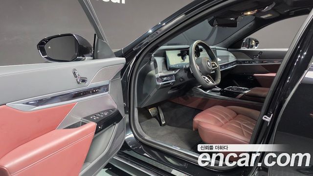 BMW 7 Series (G70) 740i sDrive M Sport 2023 — фото 10