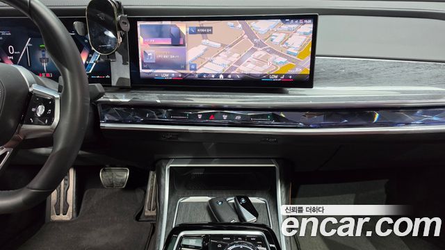 BMW 7 Series (G70) 740i sDrive M Sport 2023 — фото 14