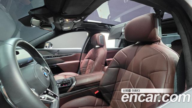 BMW 7 Series (G70) 740i sDrive M Sport 2023 — фото 20