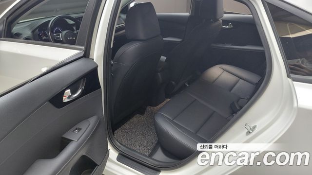 Kia K3 (II) 1.6 Prestige 2023 — фото 11