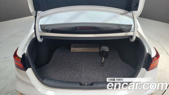 Kia K3 (II) 1.6 Prestige 2023 — фото 20