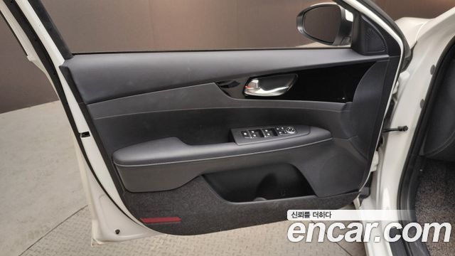Kia K3 (II) 1.6 Prestige 2023 — фото 24