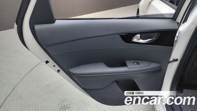 Kia K3 (II) 1.6 Prestige 2023 — фото 25