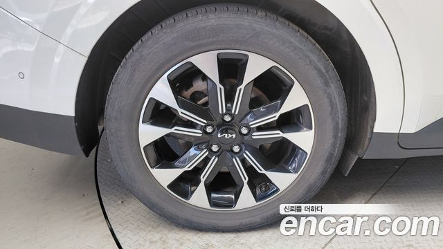 Kia Carnival (IV) Gasoline 9-Seater Signature 2023 — фото 5