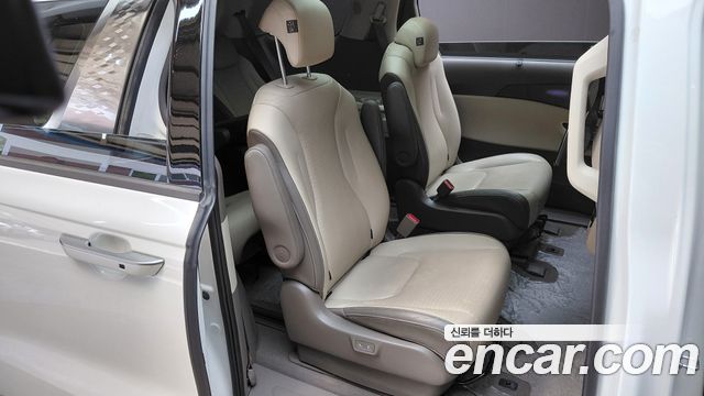 Kia Carnival (IV) Gasoline 9-Seater Signature 2023 — фото 12
