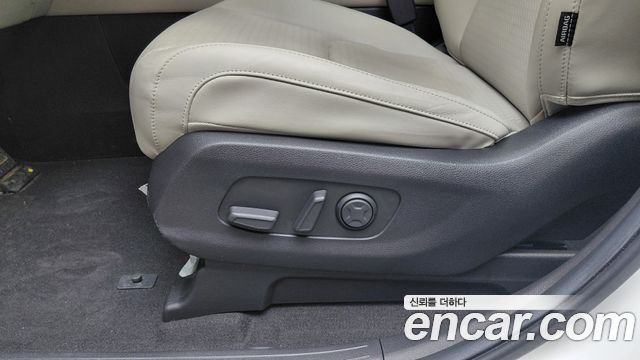 Kia Carnival (IV) Gasoline 9-Seater Signature 2023 — фото 28