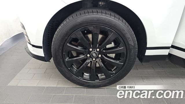 Land Rover Range Rover Velar 2.0 P250 R-Dynamic SE 2023 — фото 5