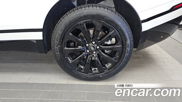 Land Rover Range Rover Velar 2.0 P250 R-Dynamic SE 2023 — фото 27