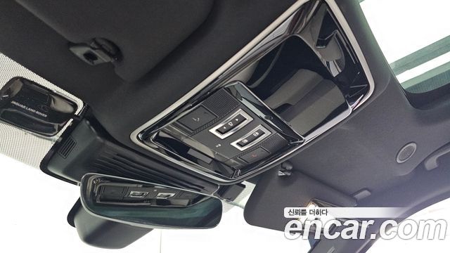 Land Rover Range Rover Velar 2.0 P250 R-Dynamic SE 2023 — фото 37