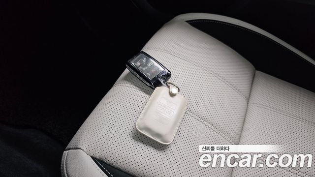 Land Rover Range Rover Velar 2.0 P250 R-Dynamic SE 2023 — фото 38