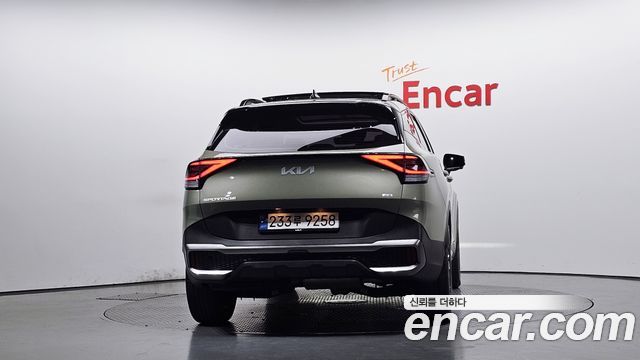 Kia Sportage (V) Diesel 2.0 4WD Signature Gravity 2023 — фото 4