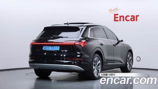 Audi e-tron 55 Quattro 2023 — фото 2