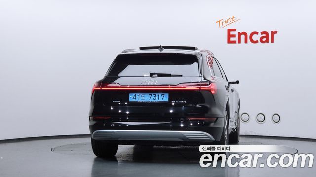 Audi e-tron 55 Quattro 2023 — фото 4